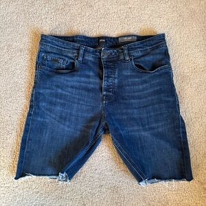 Hugo Boss Dark Denim Jean Shorts Cutoff Taber Button Fly Stretch | Men's 35W